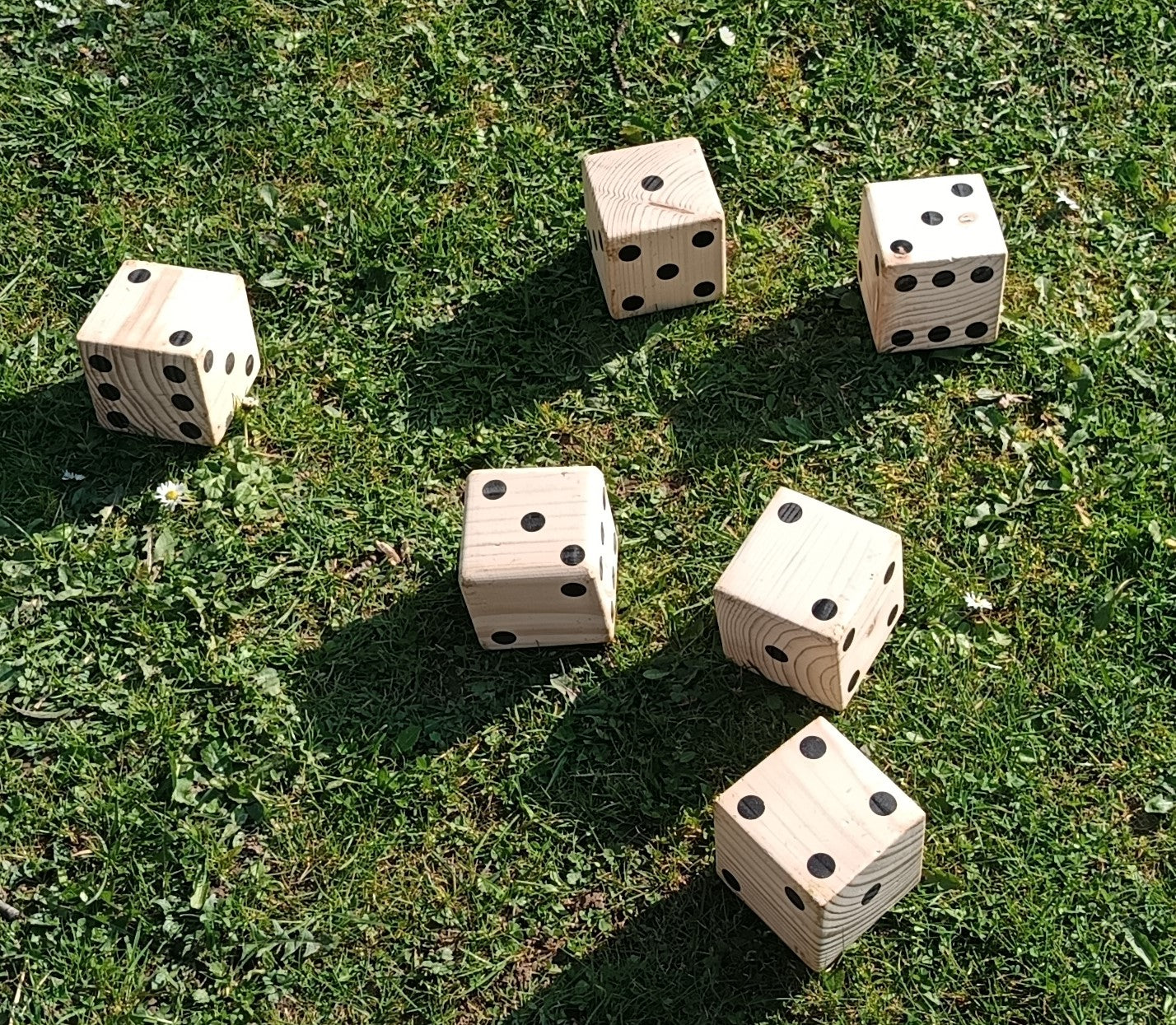 Les dés géants